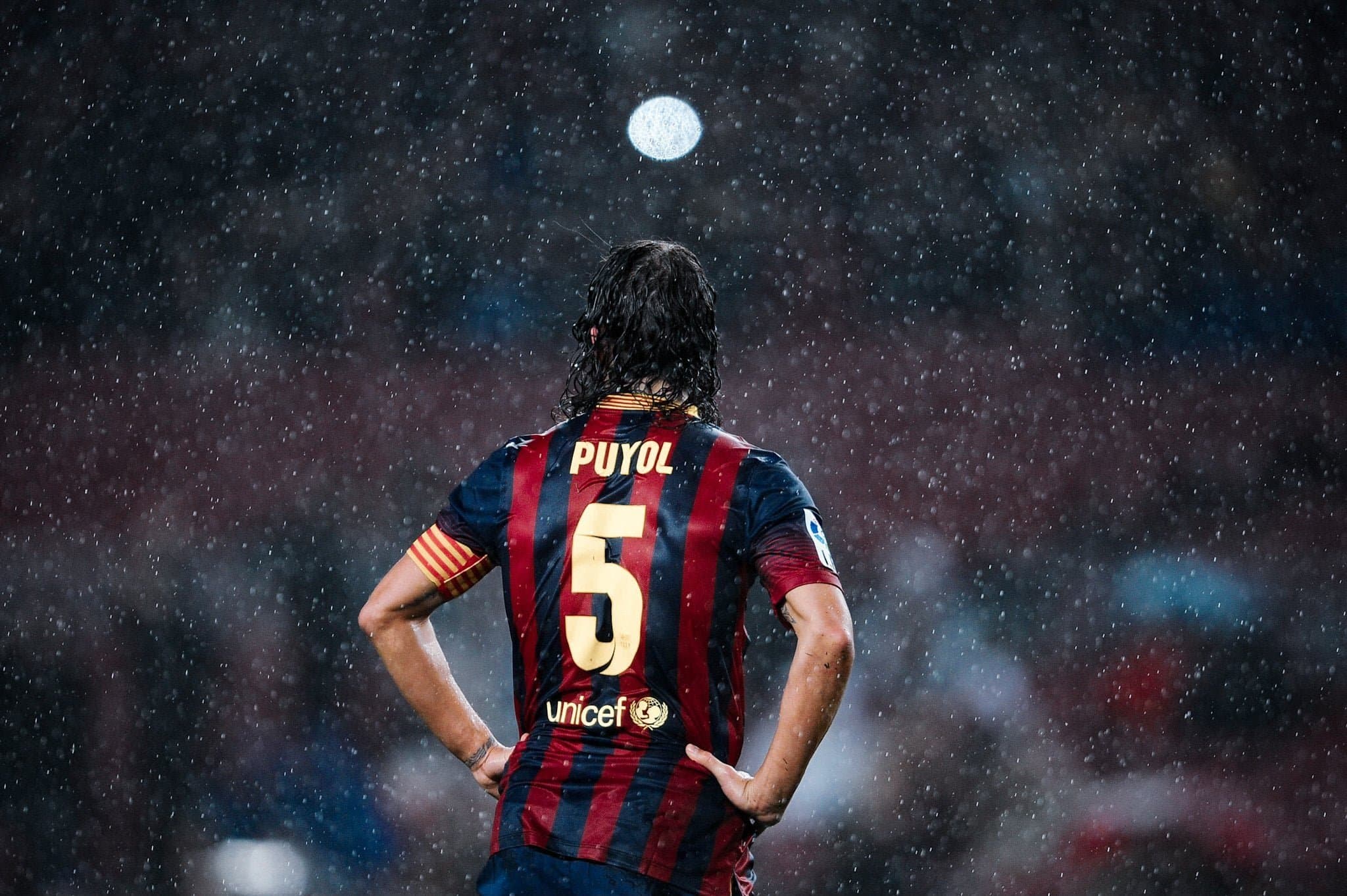 Ex-capitão do Barcelona e campeão do mundo, Puyol ensina a lição que vale mais que talento